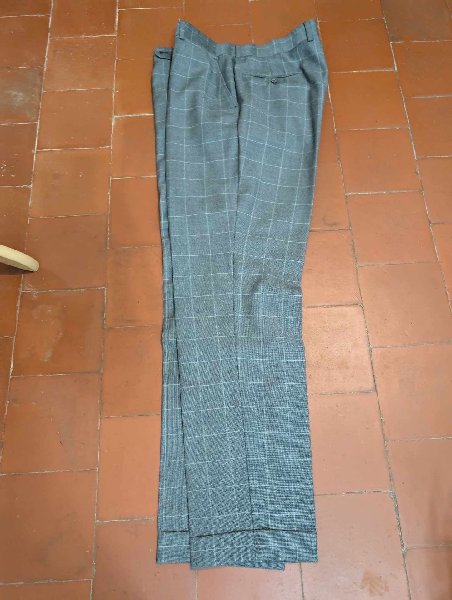 Impressionnant costume croisé à carreaux en flanelle de laine