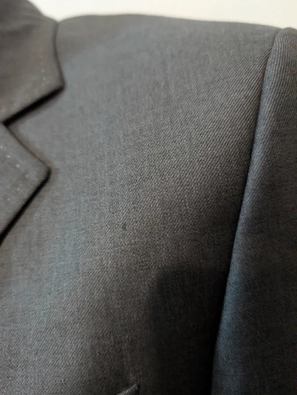 Genialer grauer Loro Piana Anzug
