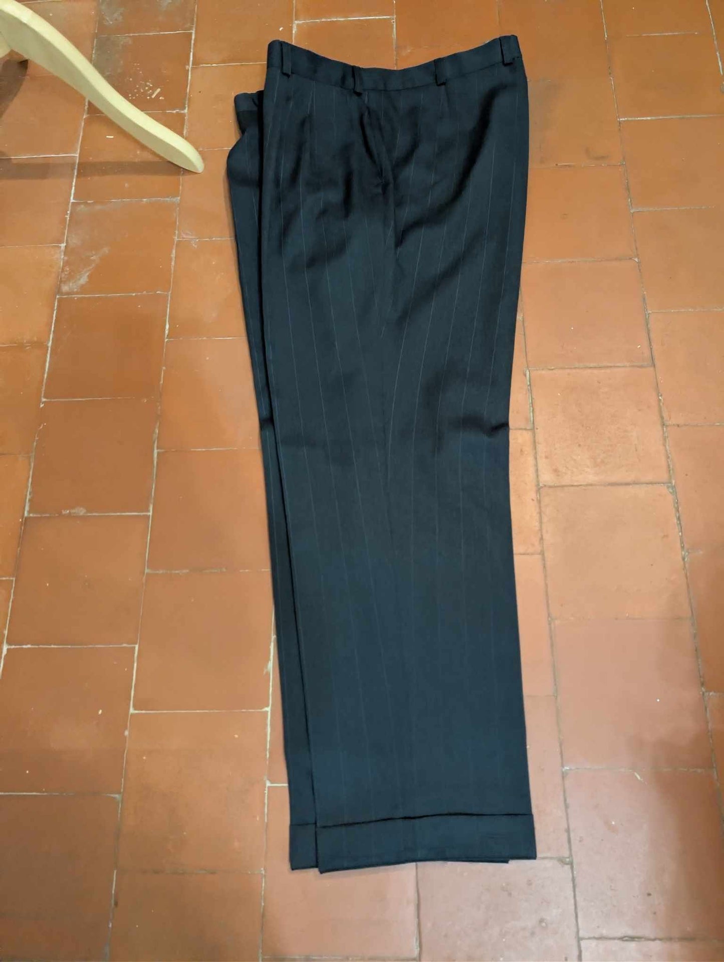 Magnifique costume croisé pinstripe en laine