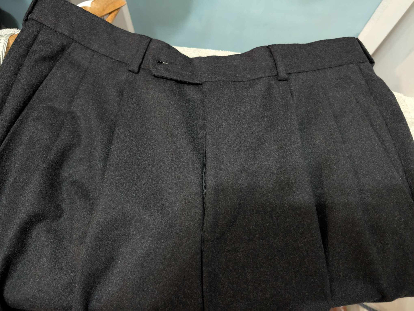 Fabuleux costume croisé de couleurs gris en flanelle lourde