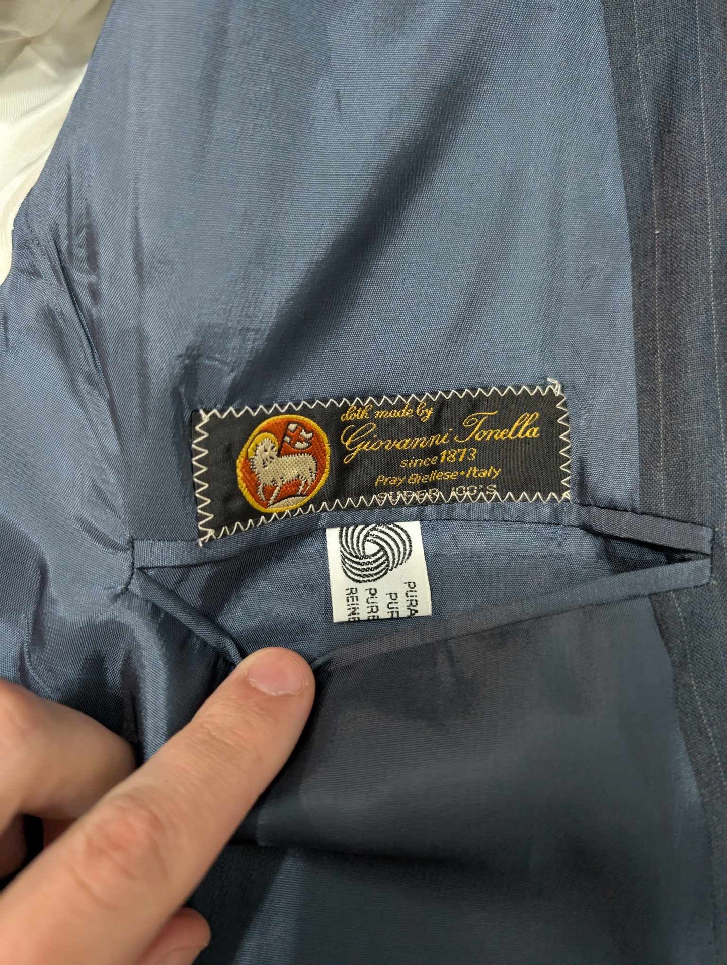 Légendaire costume croisé pinstripe en laine froide