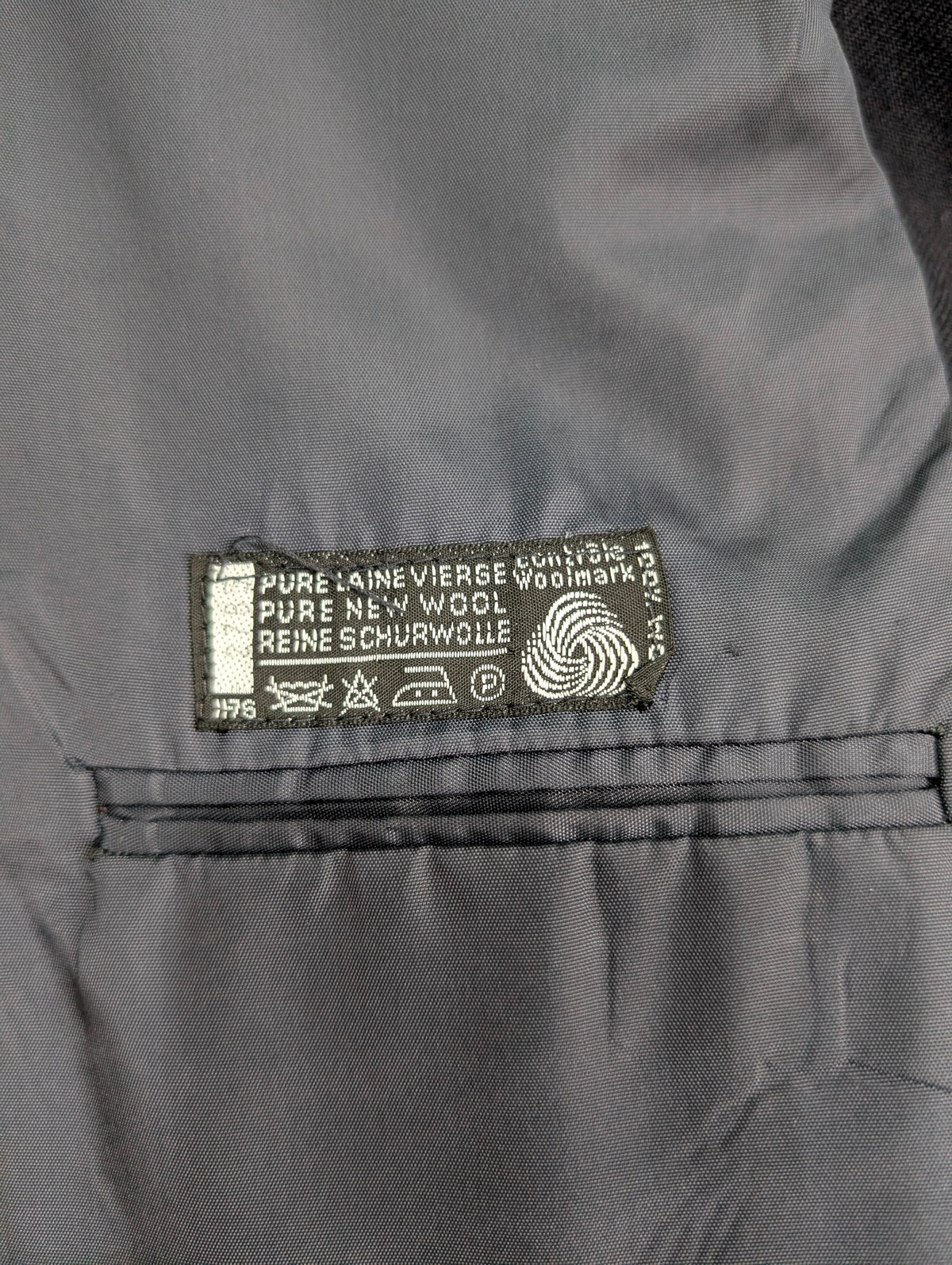 Veste bleu marine en laine