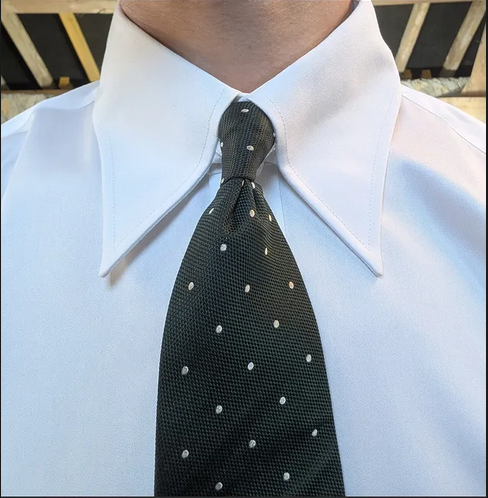 Double-twisted French collar shirt