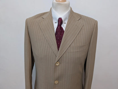 Incroyable costume pinstripe beige en laine légère