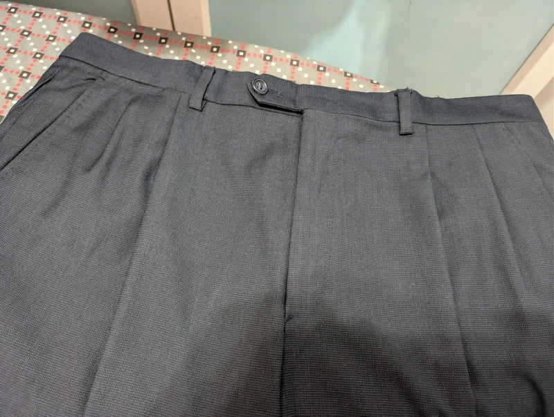 Classique costume bleu marine en laine