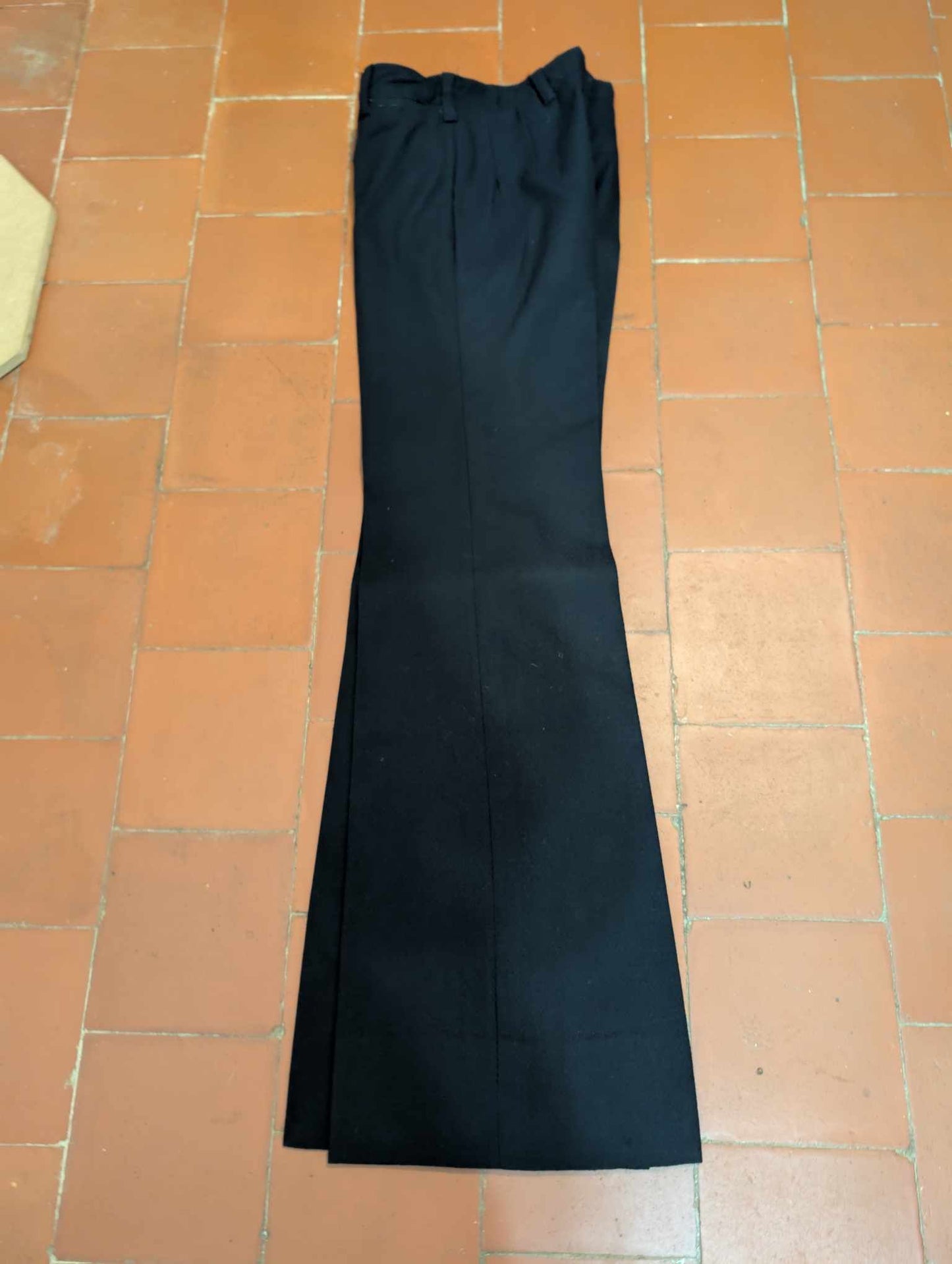 Petit costume bleu marine en laine