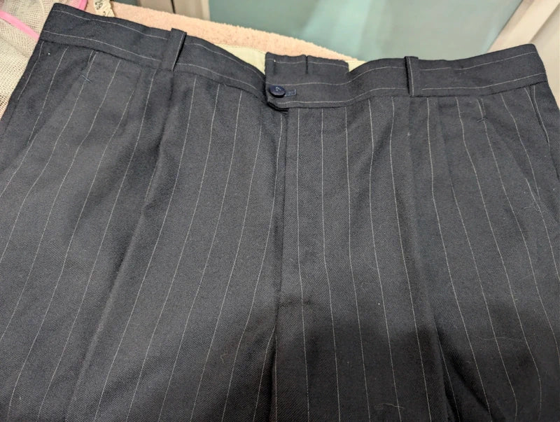 Magnifique costume pinstripe en flanelle lourde