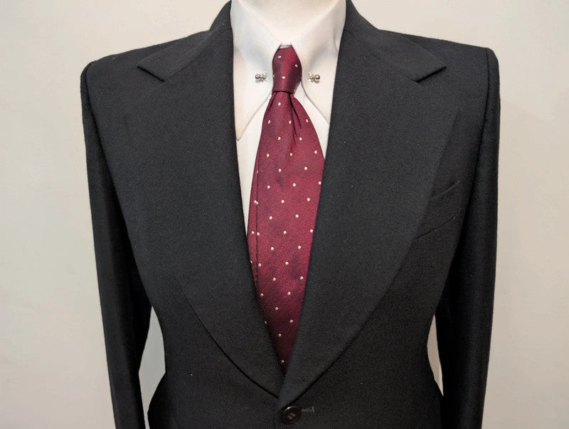Ténébreux costume noir en flanelle lourde