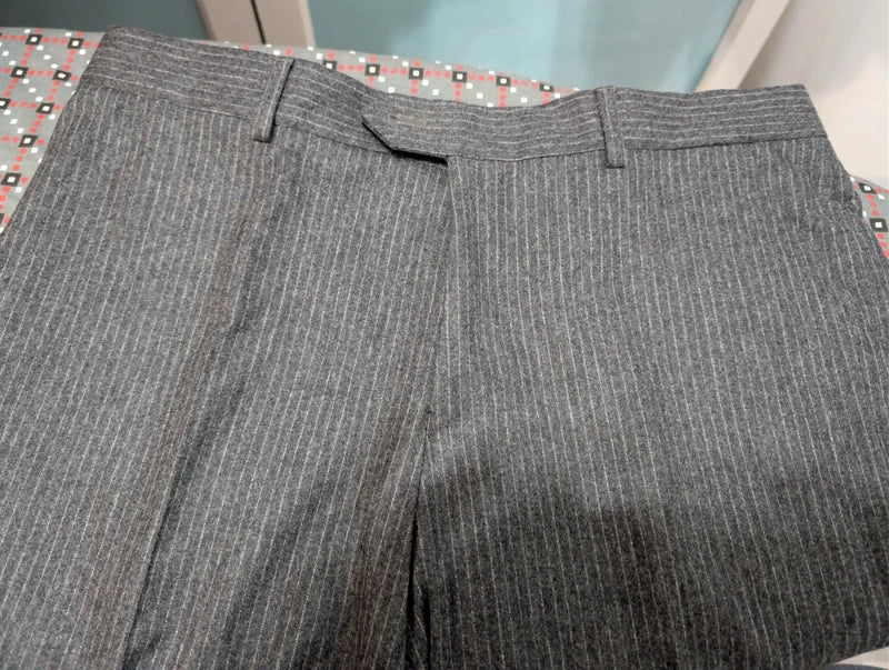 Unglaublicher Flanell-Nadelstreifenanzug