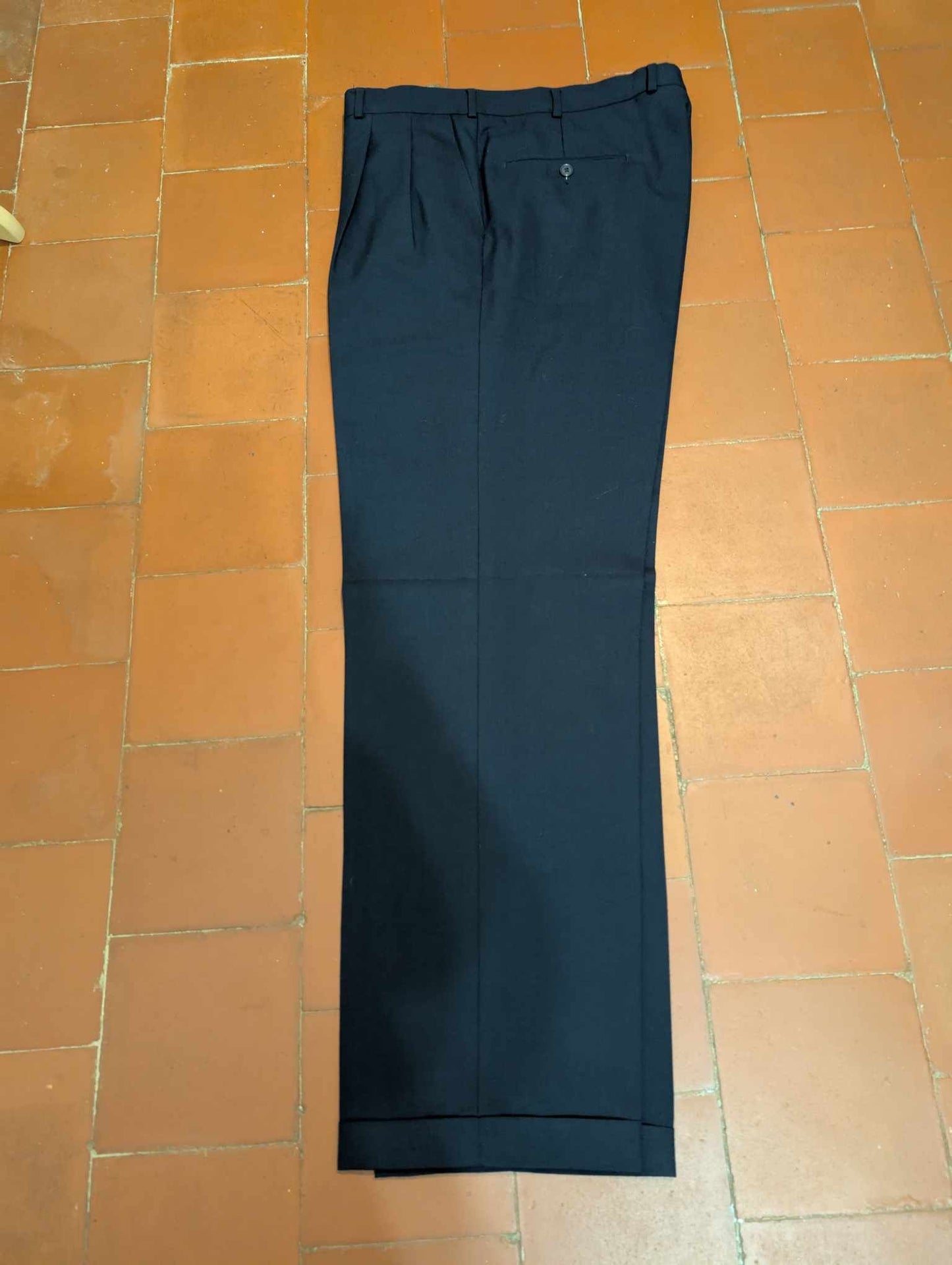 Classique costume croisé bleu marine en laine froide