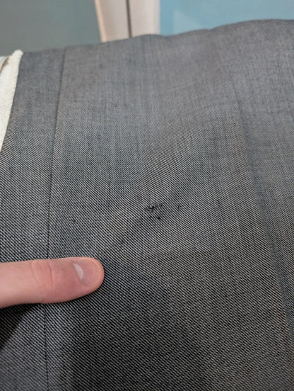 Sympathique costume gris bespoke