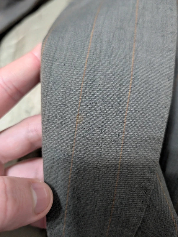 Élégant costume croisé en coton