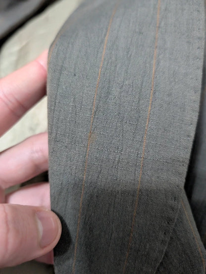 Élégant costume croisé en coton