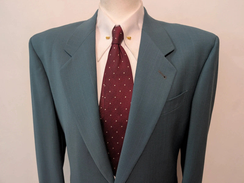 Lumineux costume bleu a rayure en laine