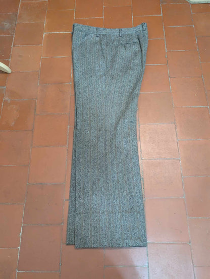 Splendide costume de couleur marron en tweed