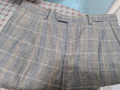 Toller grauer Anzug aus schwerem Flanell