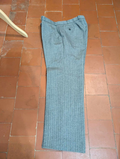 Gentille costume pinstripe en tweed