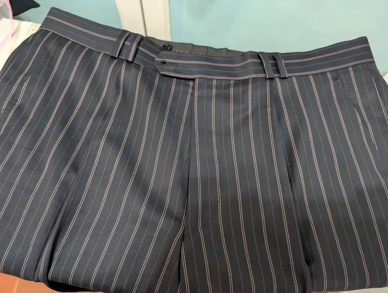 Impressionnant costume pinstripe en laine