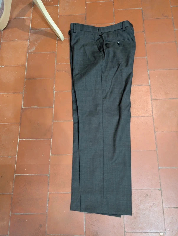 Toller brauner Wollanzug