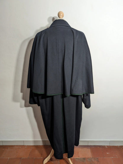 Incroyable manteau pèlerine en laine