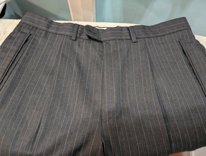 Superbe costume 3 pièces pinstripe en laine légère