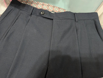 Wunderschöner marineblauer Zweireiheranzug aus Wolle