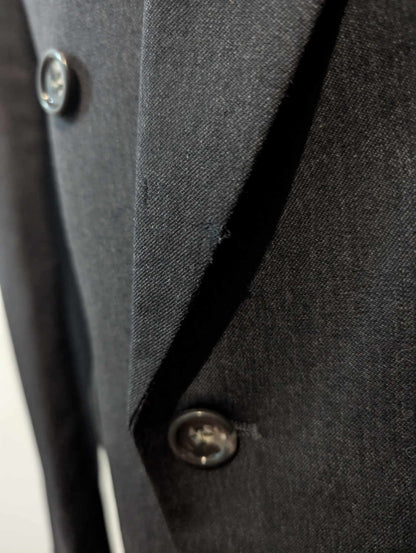 Costume croisé de couleur gris anthracite en laine