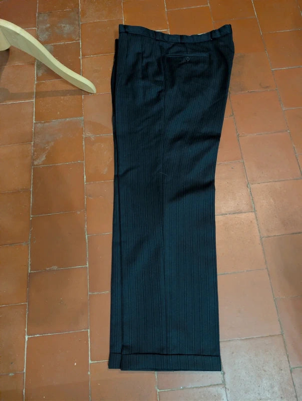 Génial costume croisé a rayure en laine