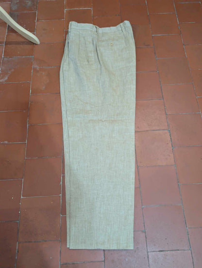 Redoutable costume en lin de couleur beige sable