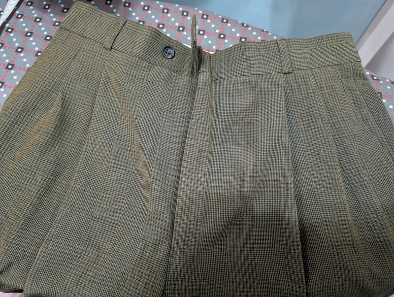 Prächtiger, zweireihiger grüner Wollanzug