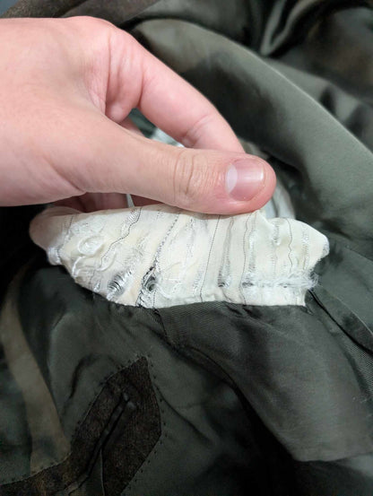 Gentil costume gris vert en flanelle lourde