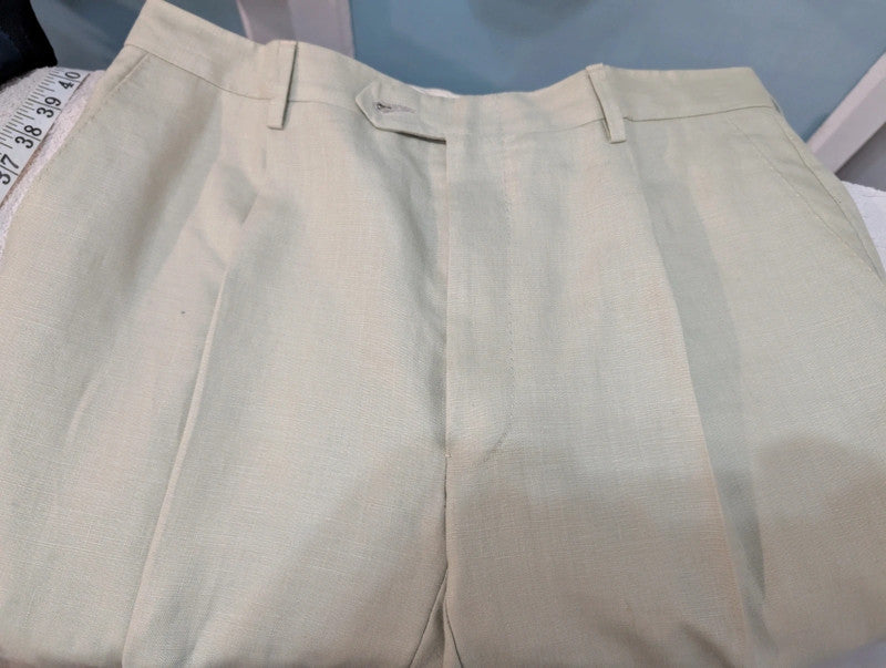 Génial costume crème vert en lin