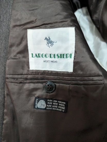 Mystérieux costume marron en flanelle de laine