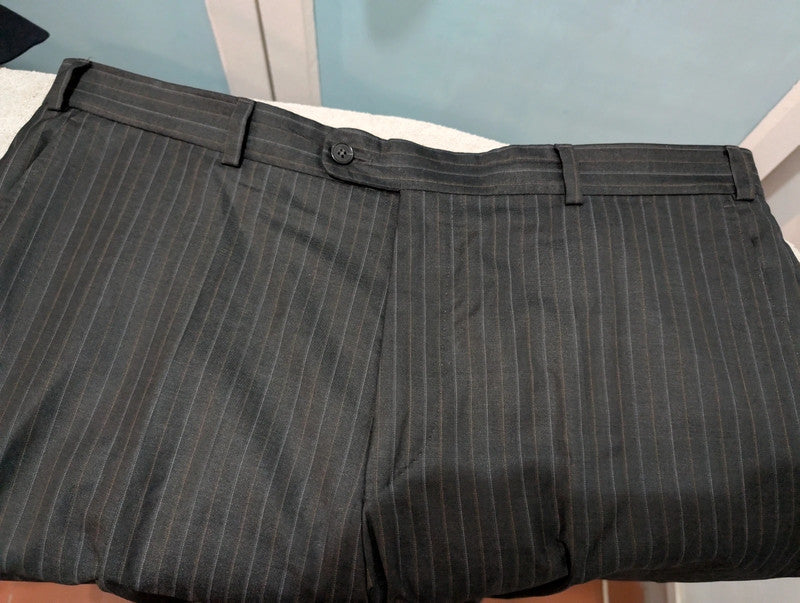 Sublime costume pinstripe en laine et soie