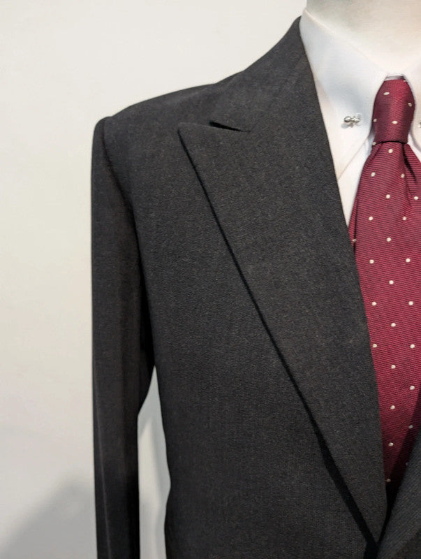 Impressionnant costume bespoke