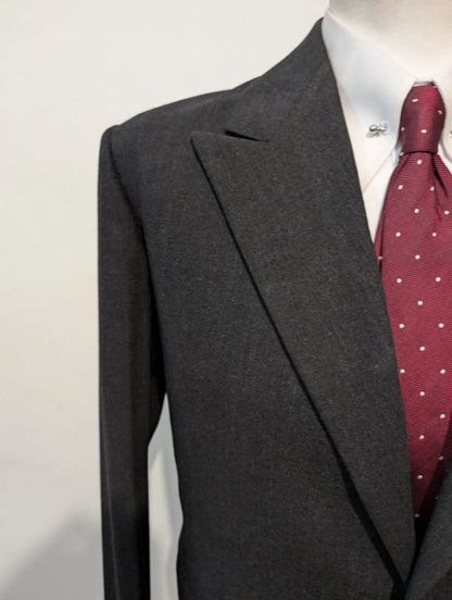 Impressionnant costume bespoke