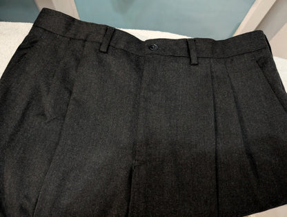 Élégant costume croisé gris en flanelle