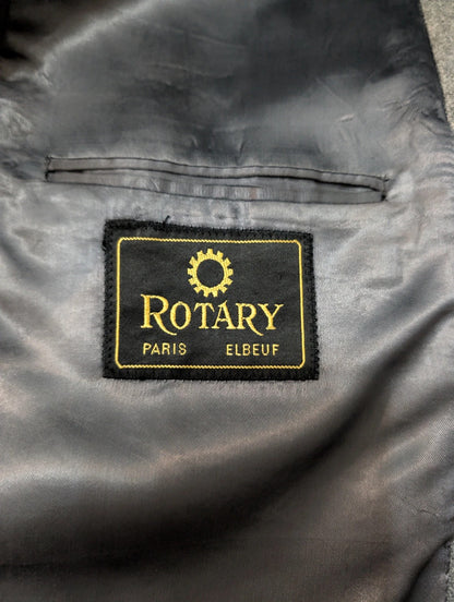 Élégant costume gris en tweed