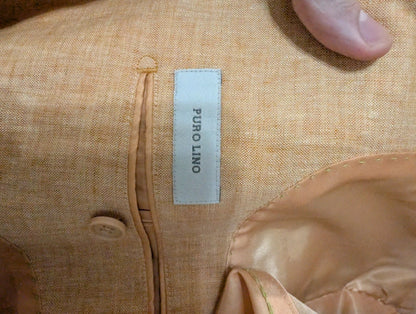 Mignon costume orange en lin