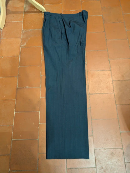 Eleganter marineblauer Zweireiheranzug aus Wolle