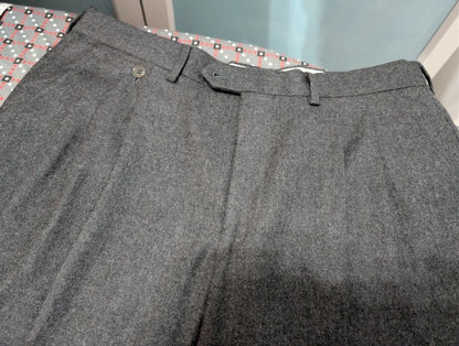 Sublime costume gris en flanelle lourde