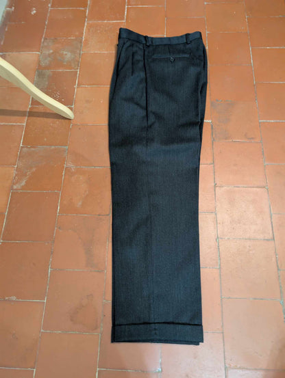 Majestueux costume croisé de couleurs gris en laine