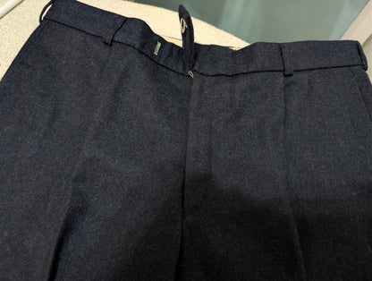 Fabelhafter österreichischer marineblauer Anzug aus schwerem Flanell