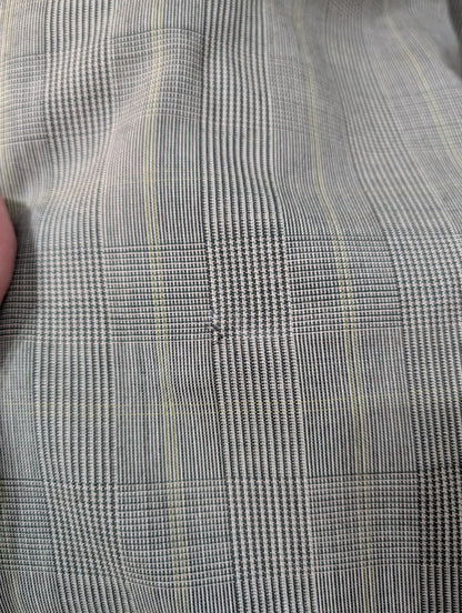 Élégant costume croisé gris en laine