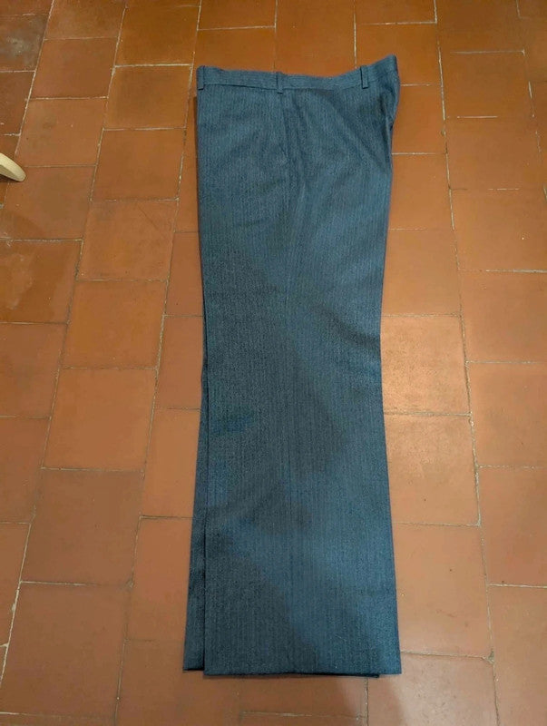 Gentil costume 3 pièces a rayures en flanelle
