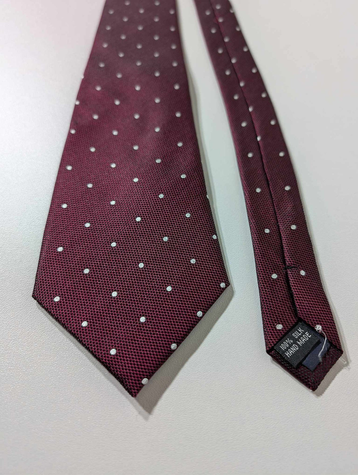 Cravate rouge à pois en soie