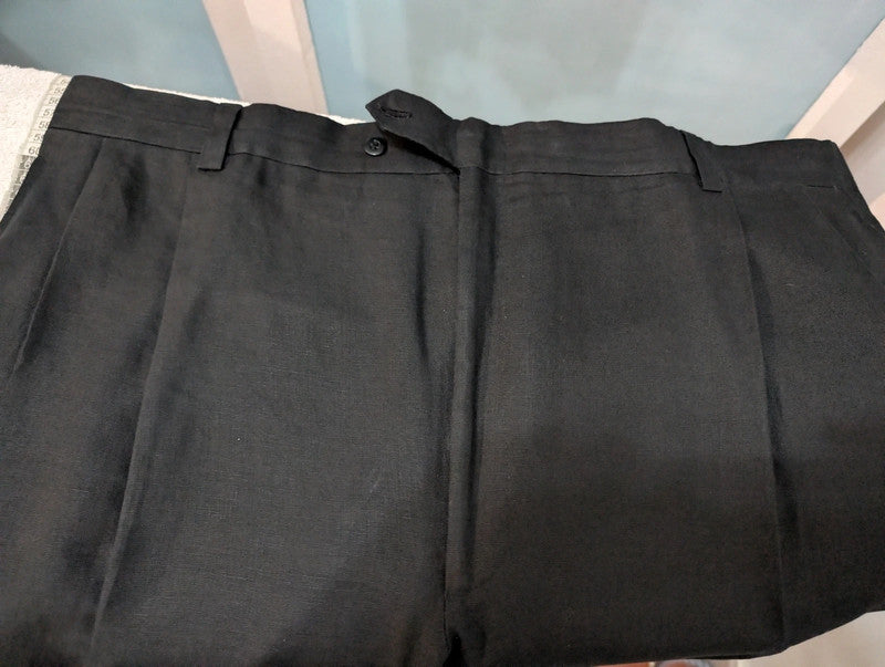 Effrayant costume croisé noir en lin
