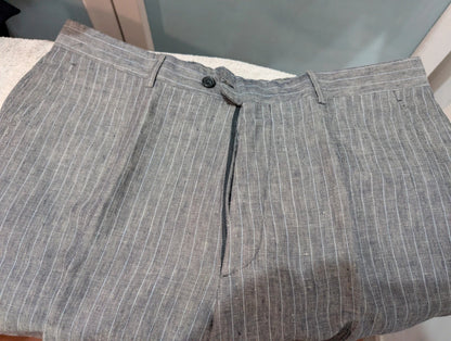Génial costume pinstripe en lin