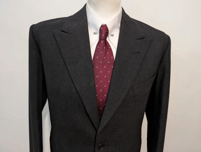 Impressionnant costume bespoke