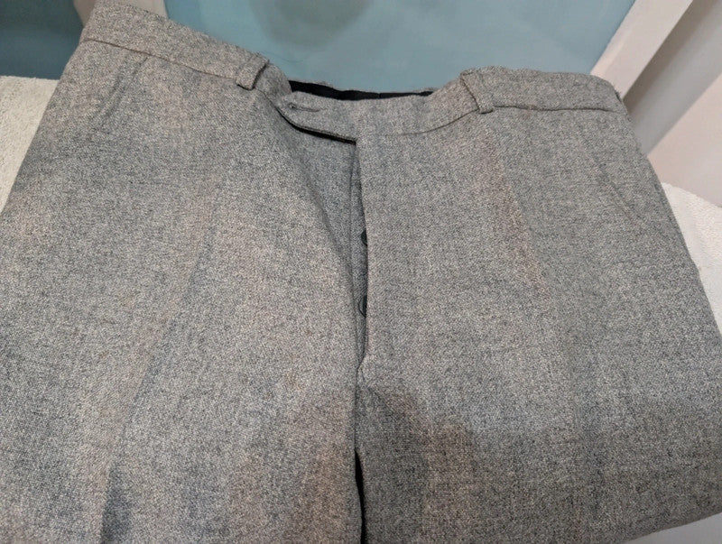 Élégant costume gris en tweed